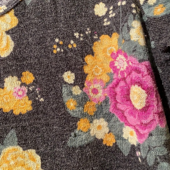 LuLaRoe Sweater Lynnae Floral XL EUC - Picture 2 of 4